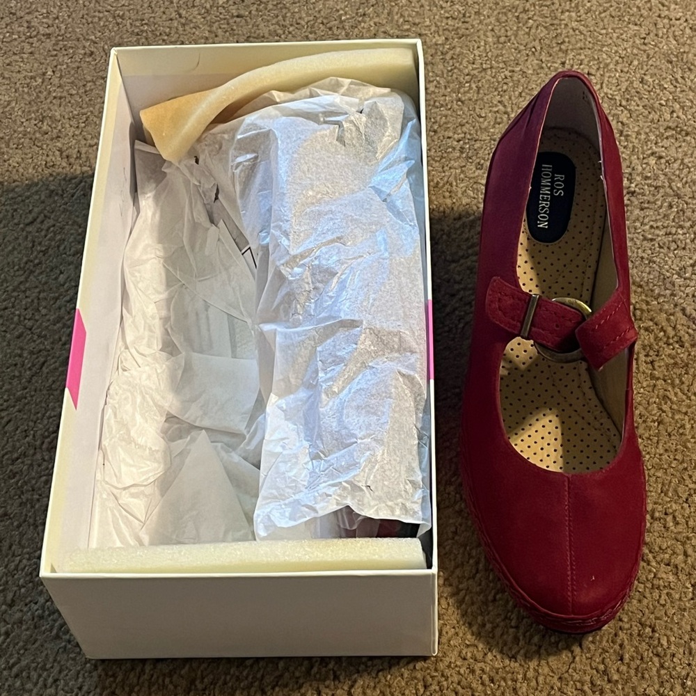 NIB women’s size 8.5 dress shoes